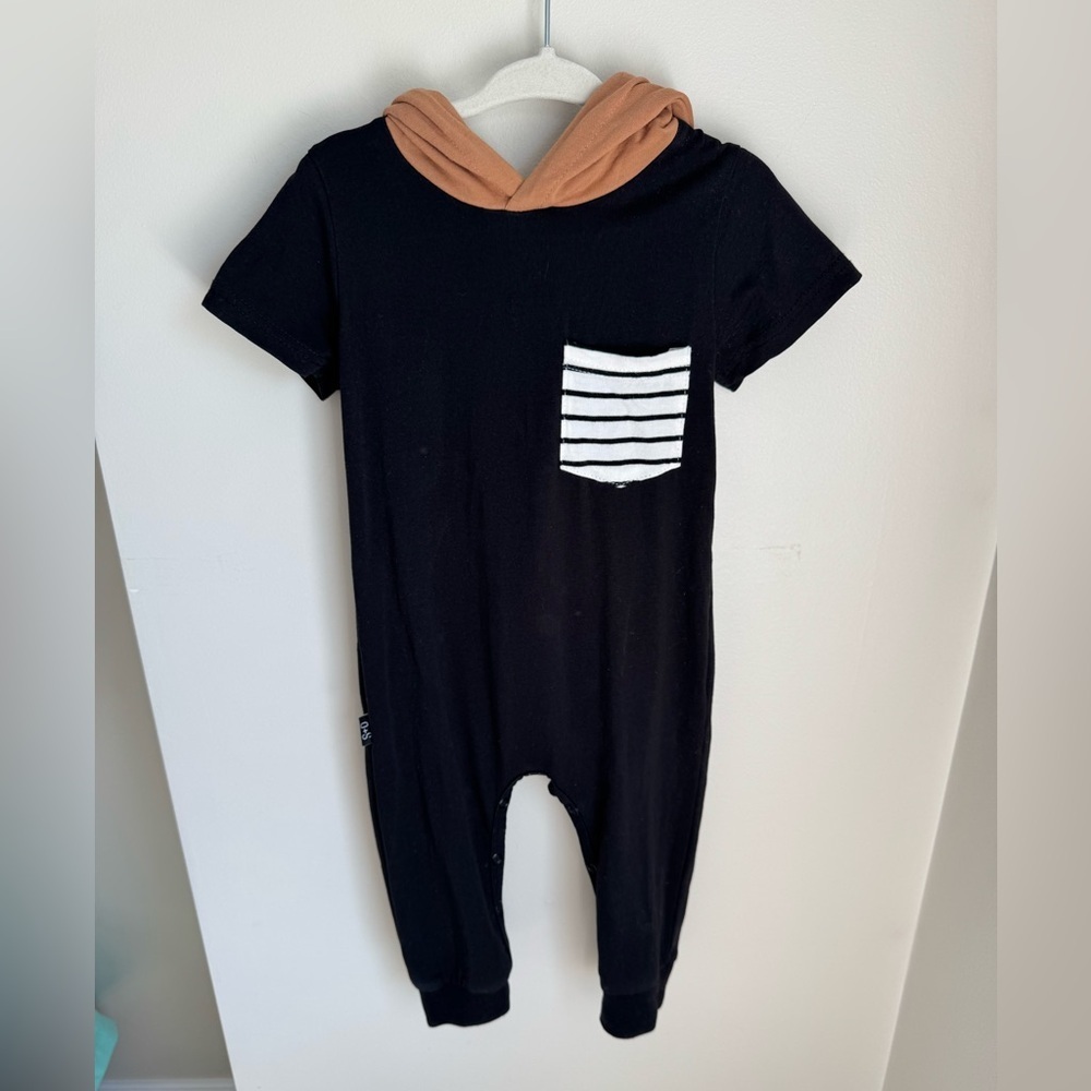 Olive + Scout Black/Tan Hooded Romper Size 12-18M